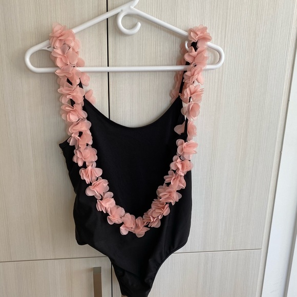 Flower detail bathing suit - Picture 3 of 5